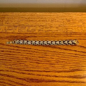 VTG 70s Chunky Double Chain Embossed Heart Bracelet Silver Charm Curb 7.5 Carve